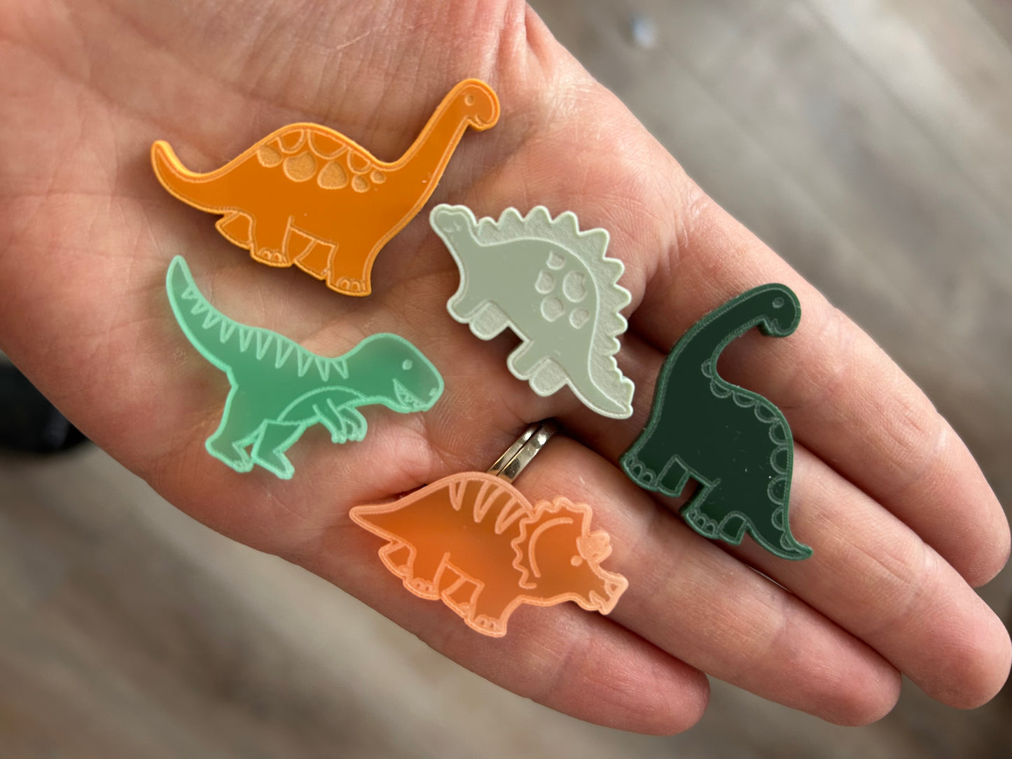 10 Dino counters - loose parts