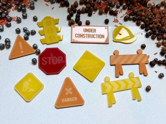 10 Acrylic Construction Signs & Loose parts