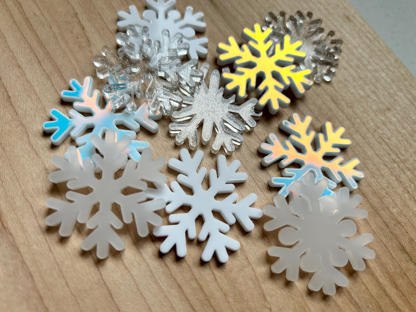 1.5” Acrylic Snowflakes loose parts - 2 colourways