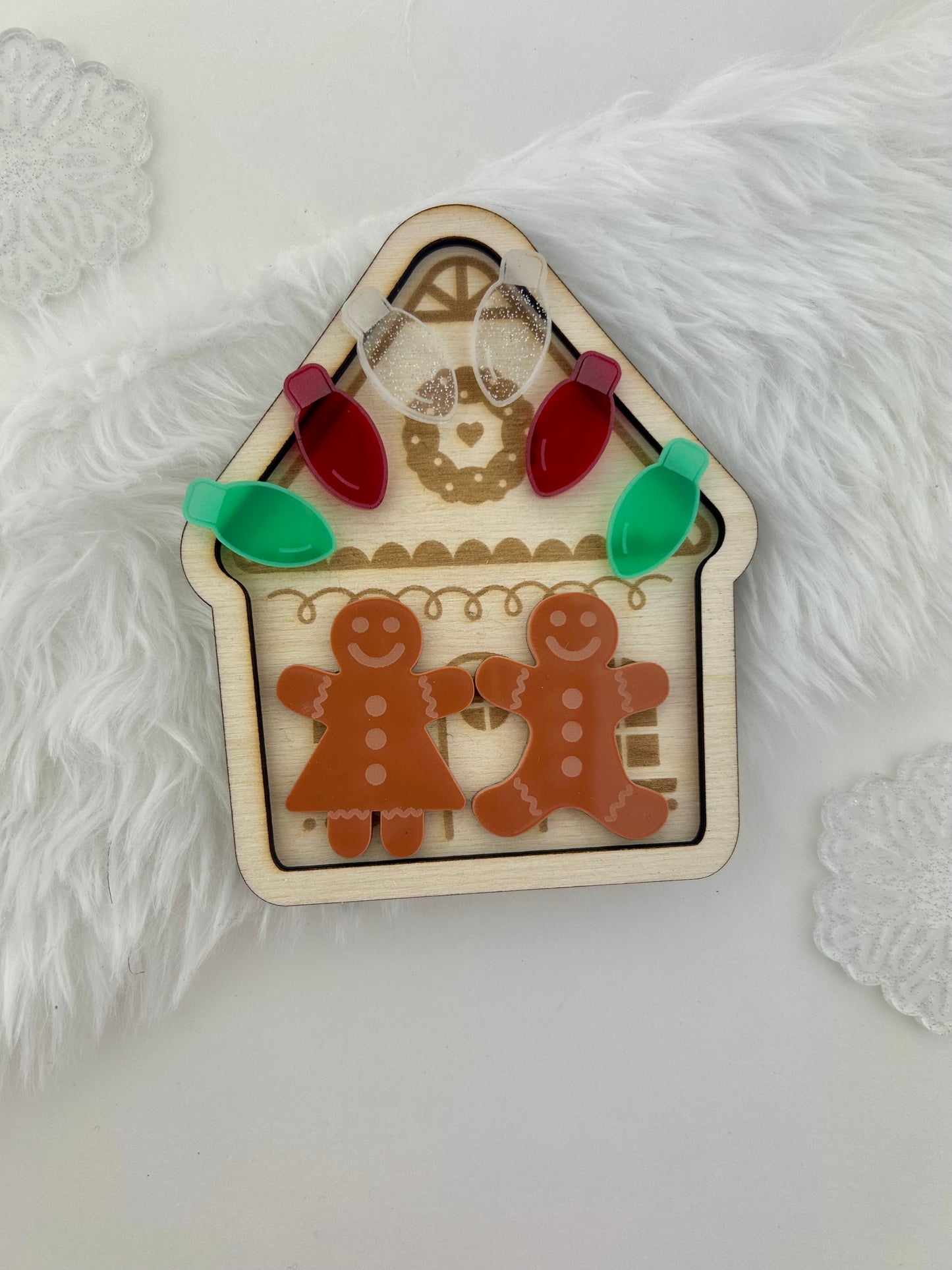 Mini gingerbread house tray & loose parts