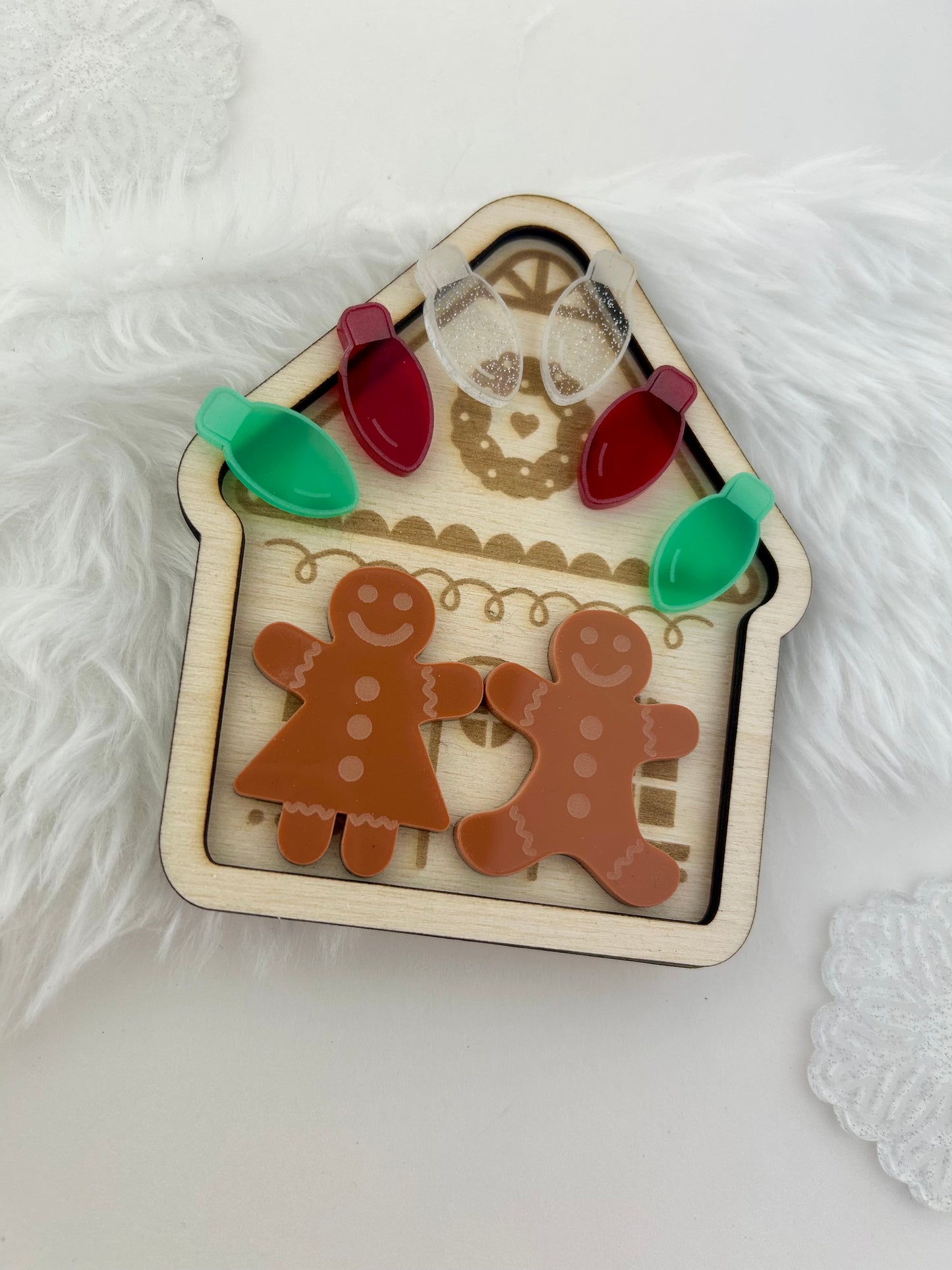 Mini gingerbread house tray & loose parts